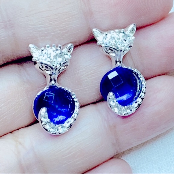 ❣️$25/3❣️ Fox Blue Resin Bead Rhinestones Stud Earrings - Picture 3 of 8